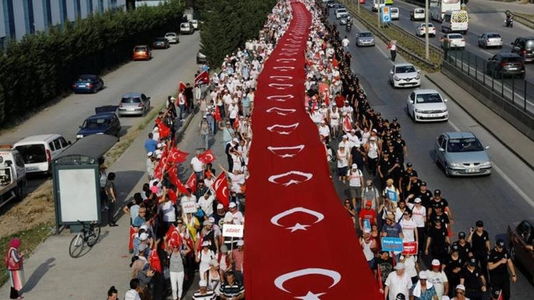 Όλοι στην Ελλάδα: Κατακόρυφη αύξηση των Τούρκων που αιτούνται άσυλο – Εκτός ελέγχου πλέον η κατάσταση